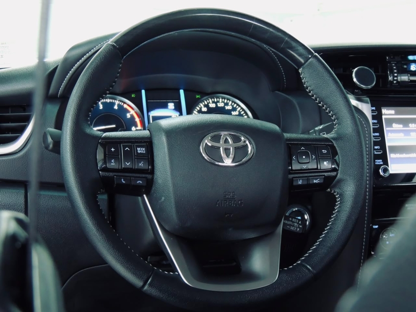 toyota hilux sw4 2.8 d-4d turbo diesel srx 4x4 automatico 4p 202326
