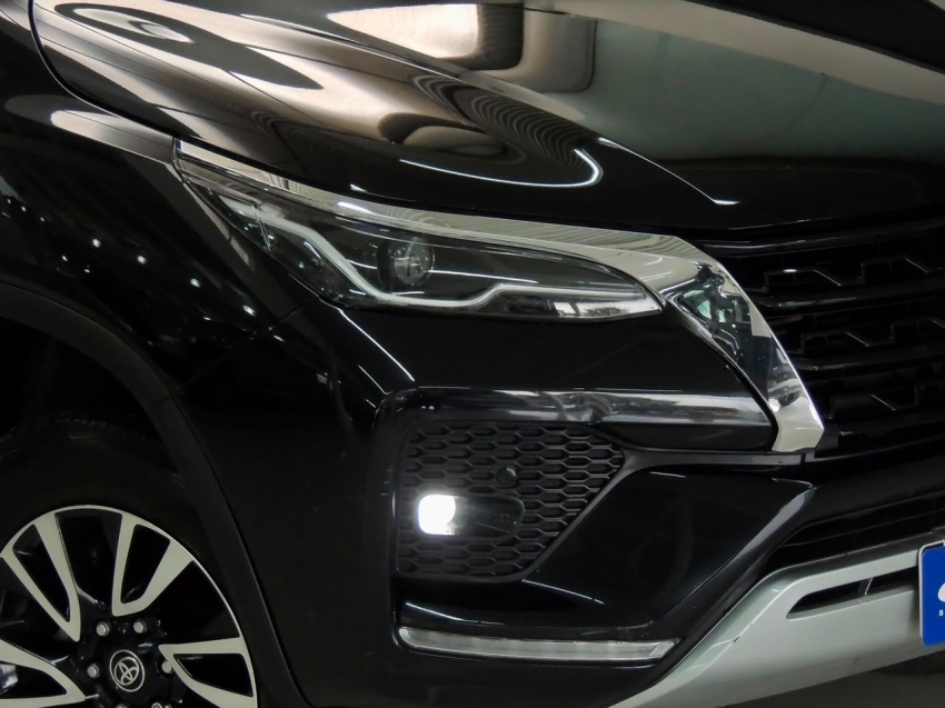 toyota hilux sw4 2.8 d-4d turbo diesel srx 4x4 automatico 4p 20231