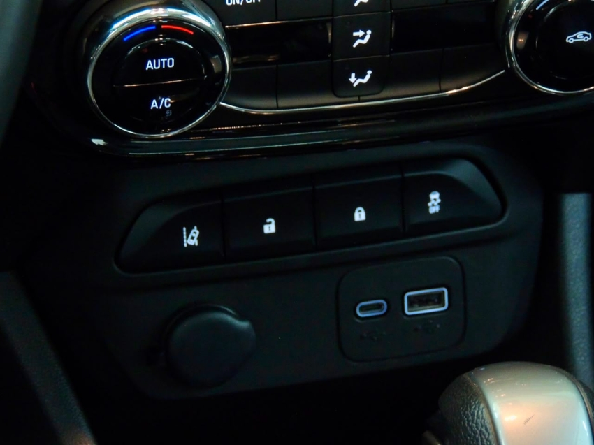 chevrolet spin 1.8 premier flex at (apenas 43.000 mil km rodados - 7 lugares)22