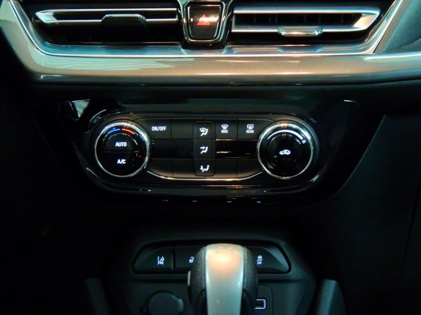 chevrolet spin 1.8 premier flex at (apenas 43.000 mil km rodados - 7 lugares)21