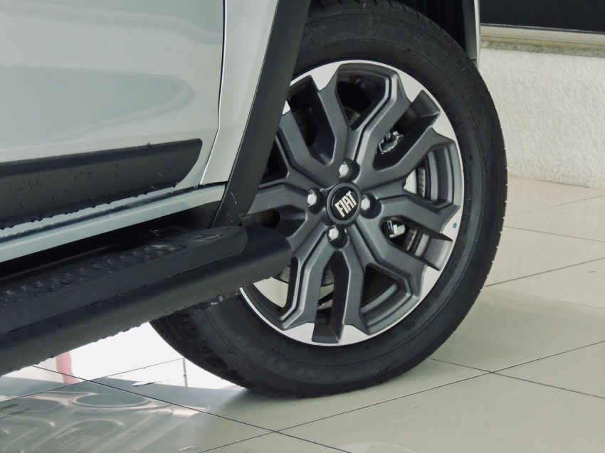 fiat strada ultra 200 flex cvt (0km emplacada)3