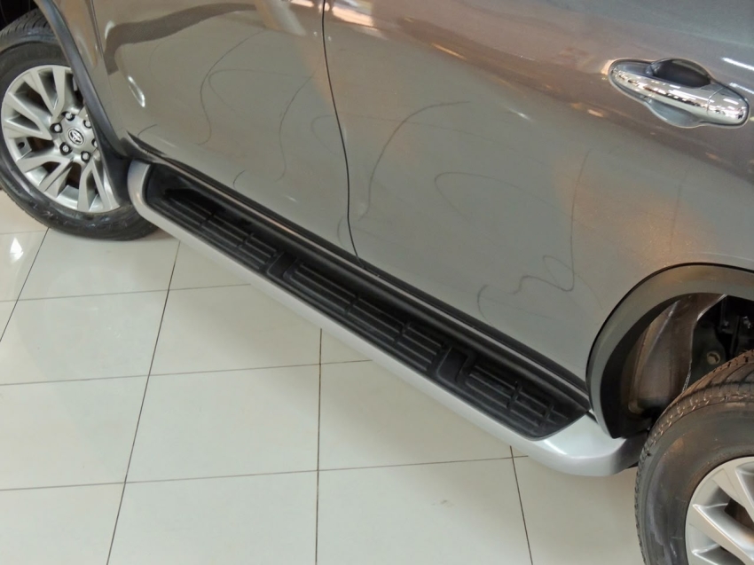 toyota hilux sw4 2.8 d-4d turbo diesel srx 7l 4x4 automatico 4p 20246