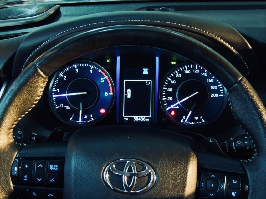 toyota hilux sw4 2.8 d-4d turbo diesel srx 7l 4x4 automatico 4p 202421