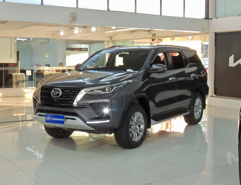 toyota hilux sw4 2.8 d-4d turbo diesel srx 7l 4x4 automatico 4p 20242