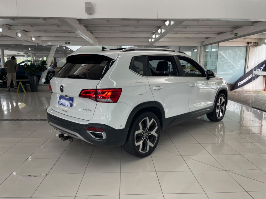 volkswagen taos 1.4 250 tsi total flex highline automatico 4p 202413