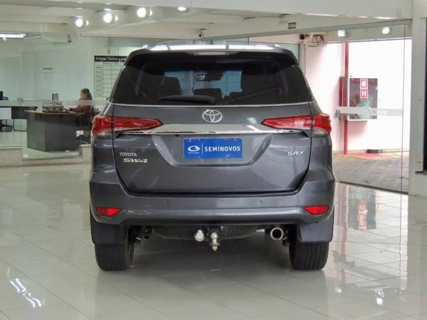 toyota hilux sw4 2.8 d-4d turbo diesel srx 7l 4x4 automatico 4p 20249
