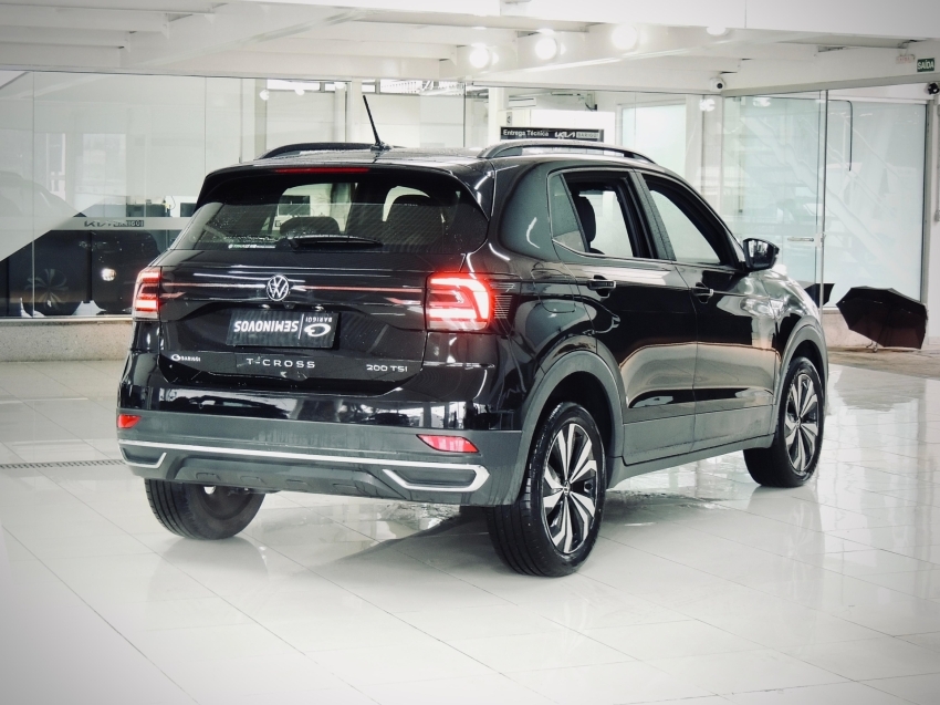 volkswagen t-cross 1.0 200 tsi total flex comfortline automatico 4p 202410