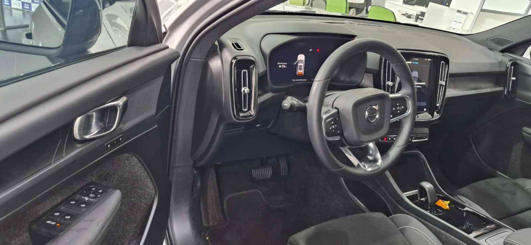 volvo xc40 p6 recharge electric plus 2024