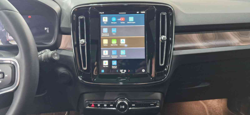 volvo xc40 p6 recharge electric plus 2024