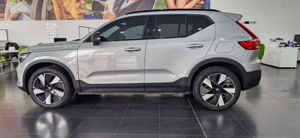 volvo xc40 p6 recharge electric plus 2024