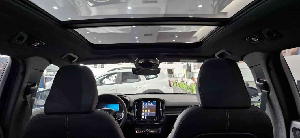 volvo xc40 p6 recharge electric plus 2024