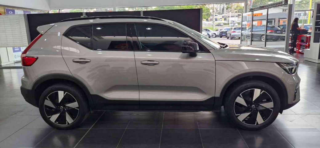 volvo xc40 p6 recharge electric plus 2024