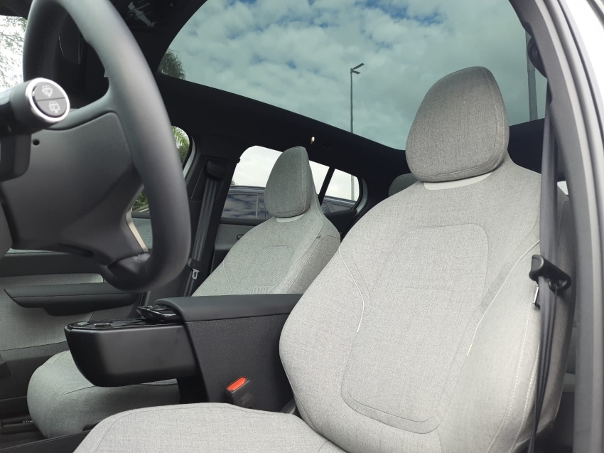 volvo ex30 automatico 2024