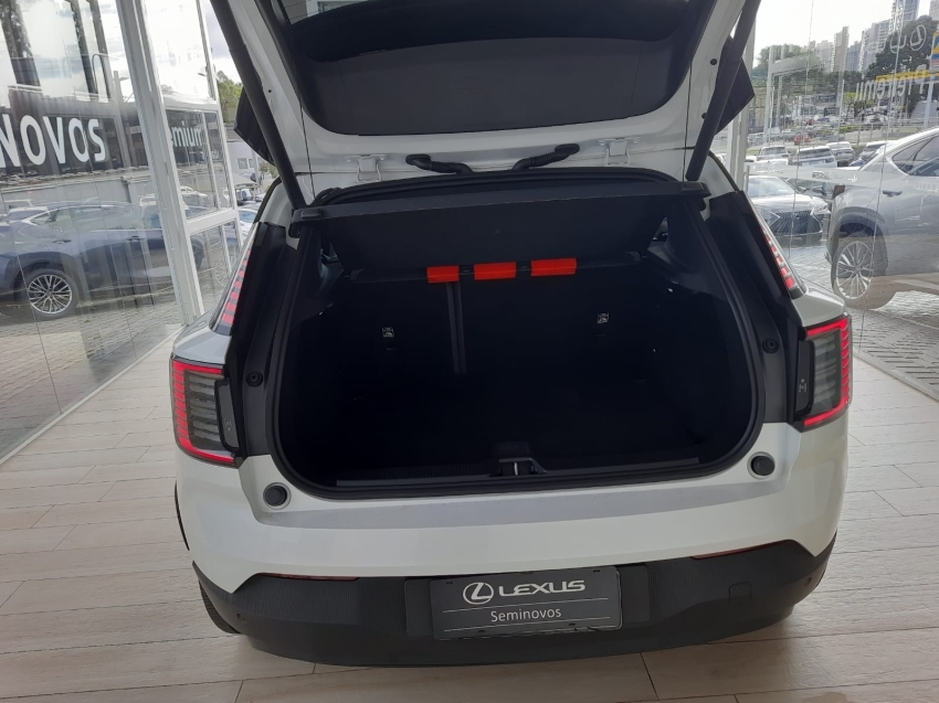 volvo ex30 automatico 2024