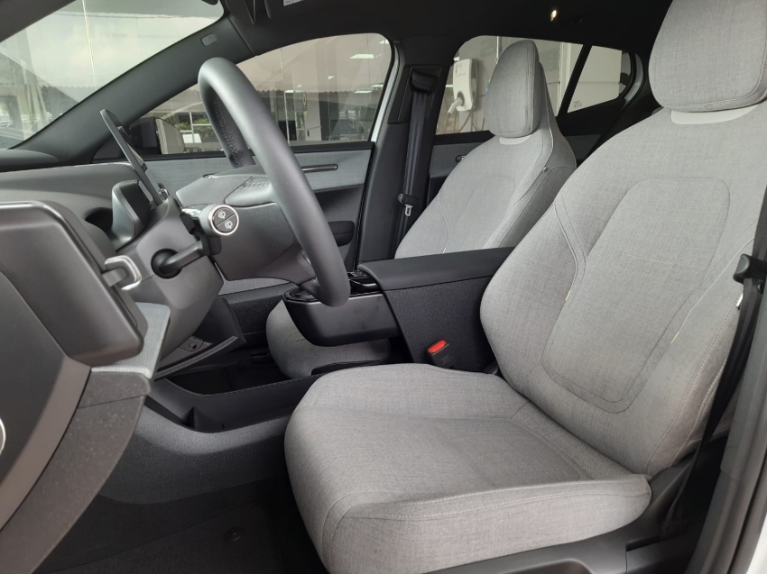 volvo ex30 automatico 2024