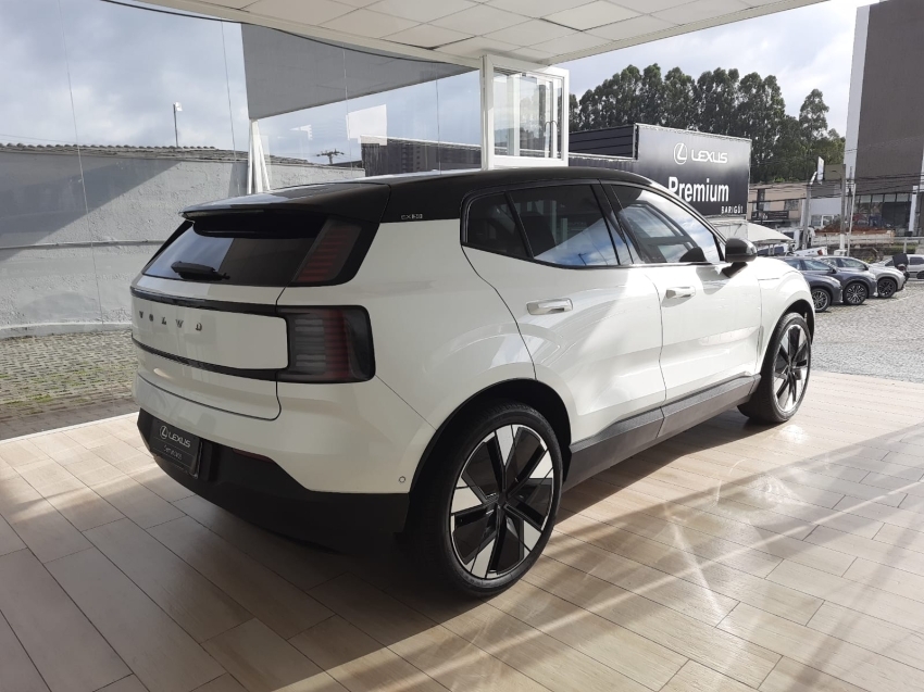 volvo ex30 automatico 2024