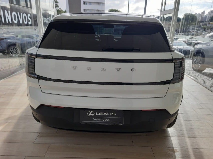 volvo ex30 automatico 2024