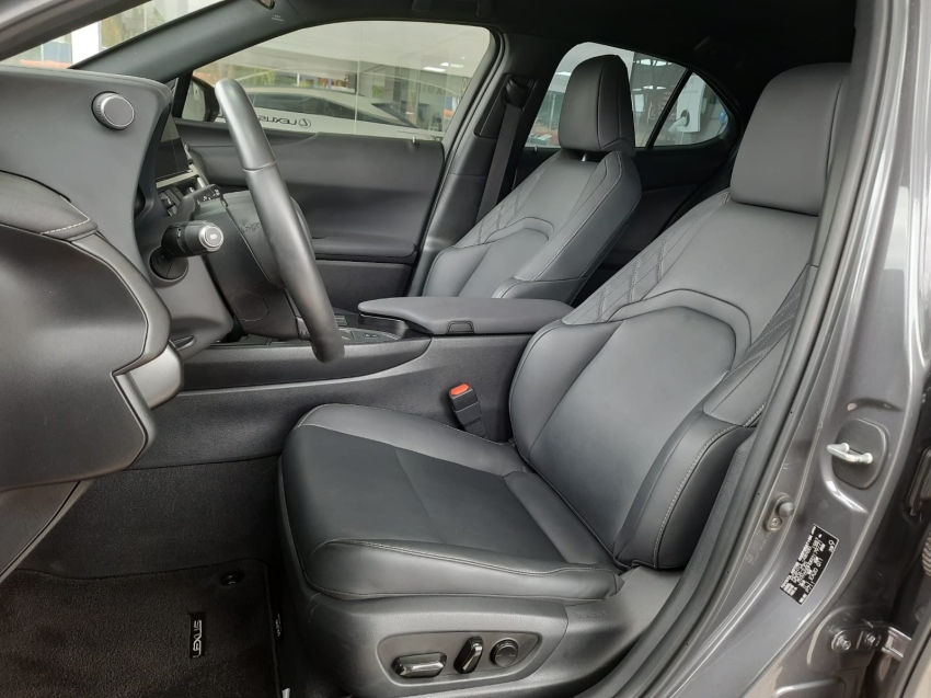 lexus ux 250h 2.0 vvt-i hybrid dynamic cvt hibrido 4p automatico 2024