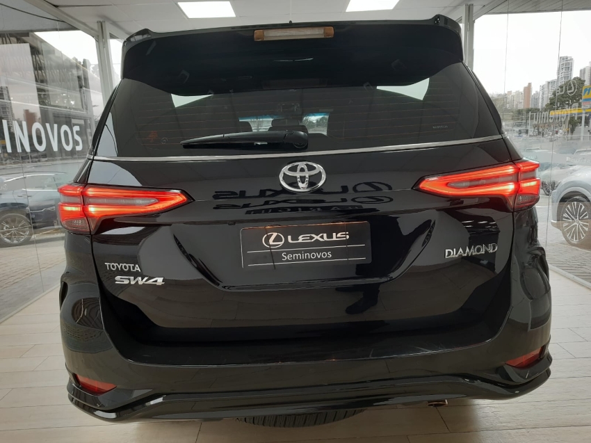 toyota hilux sw4 2.8 d-4d turbo diesel diamond 7l 4x4 automatico 4p 2022