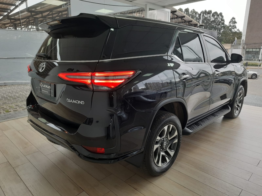 toyota hilux sw4 2.8 d-4d turbo diesel diamond 7l 4x4 automatico 4p 2022