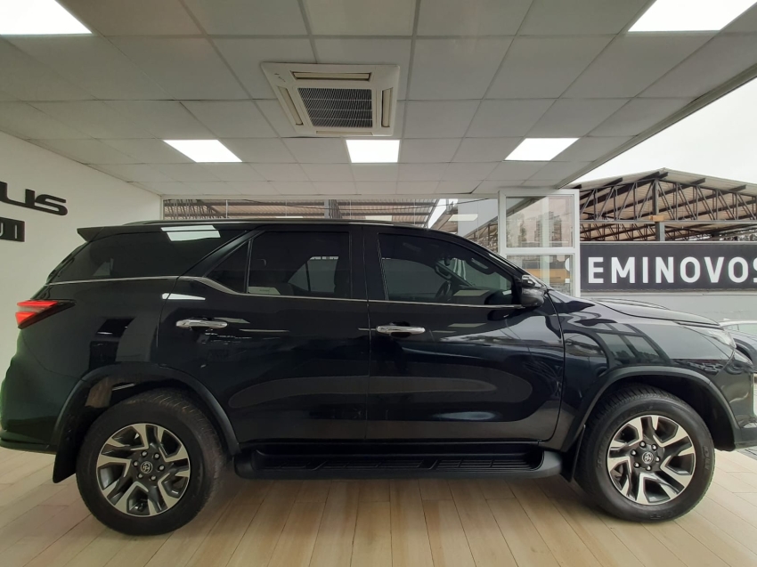 toyota hilux sw4 2.8 d-4d turbo diesel diamond 7l 4x4 automatico 4p 2022