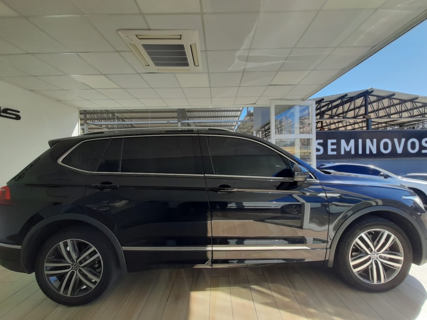 volkswagen tiguan 2.0 300 tsi gasolina allspace r-line automatico 4p 2024