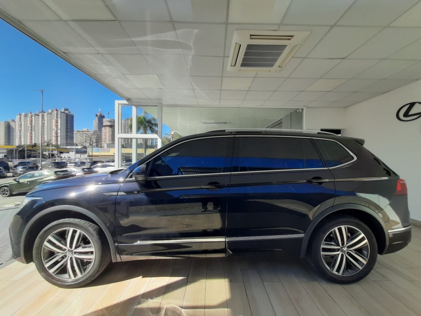 volkswagen tiguan 2.0 300 tsi gasolina allspace r-line automatico 4p 2024