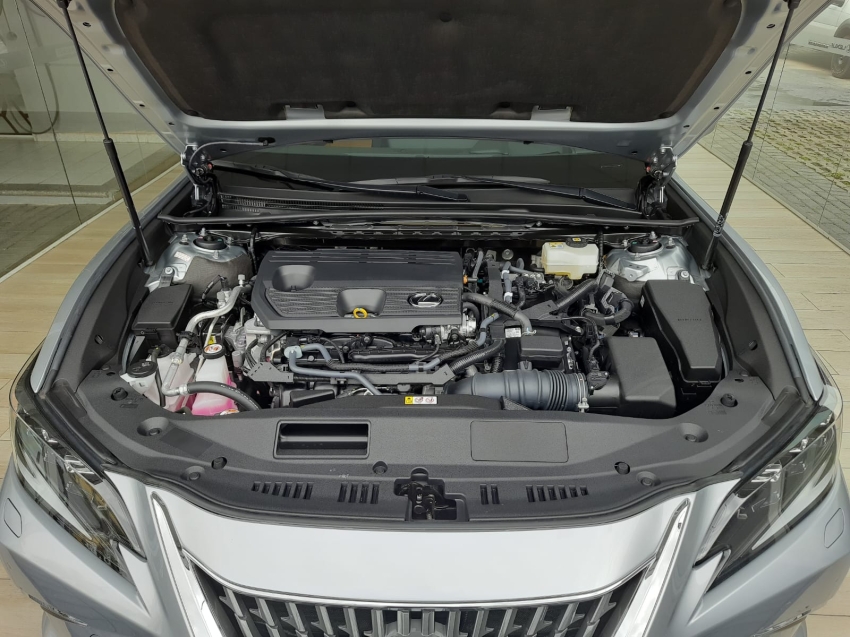 lexus es 300h 2.5 16v hibrido luxury cvt 4p automatico 2025