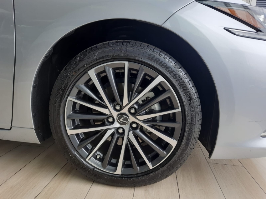 lexus es 300h 2.5 16v hibrido luxury cvt 4p automatico 2025
