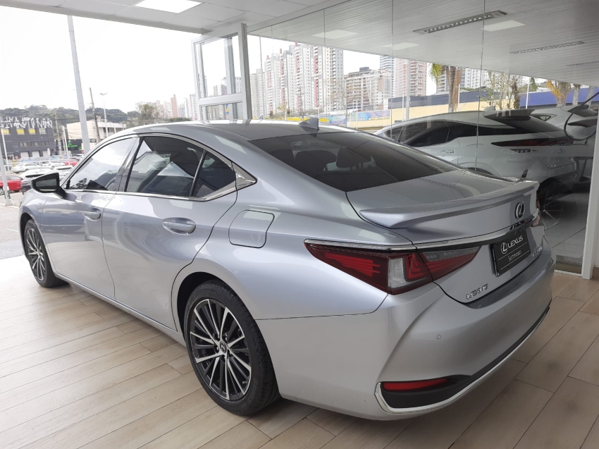 lexus es 300h 2.5 16v hibrido luxury cvt 4p automatico 2025
