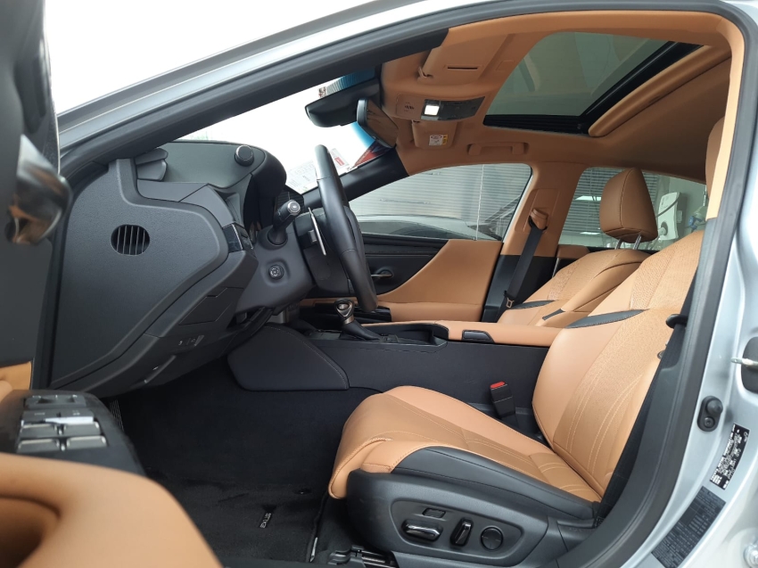 lexus es 300h 2.5 16v hibrido luxury cvt 4p automatico 2025