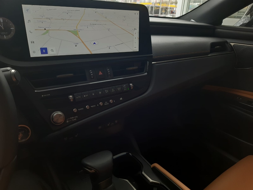 lexus es 300h 2.5 16v hibrido luxury cvt 4p automatico 2025