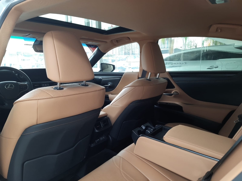 lexus es 300h 2.5 16v hibrido luxury cvt 4p automatico 2025
