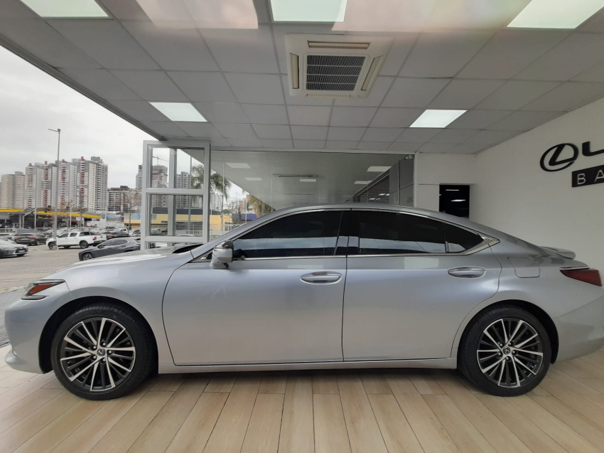 lexus es 300h 2.5 16v hibrido luxury cvt 4p automatico 2025