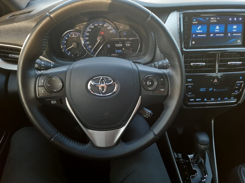 toyota yaris 1.5 16v flex x way connect multidrive 4p automatico 2022