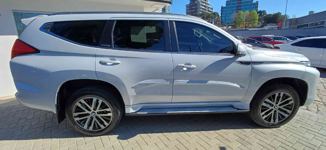 mitsubishi pajero sport 2.4 16v mivec turbo diesel legend awd automatico 4p 2024