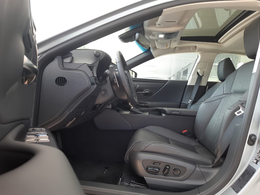 lexus es 300h 2.5 16v hibrido cvt 4p automatico 2025