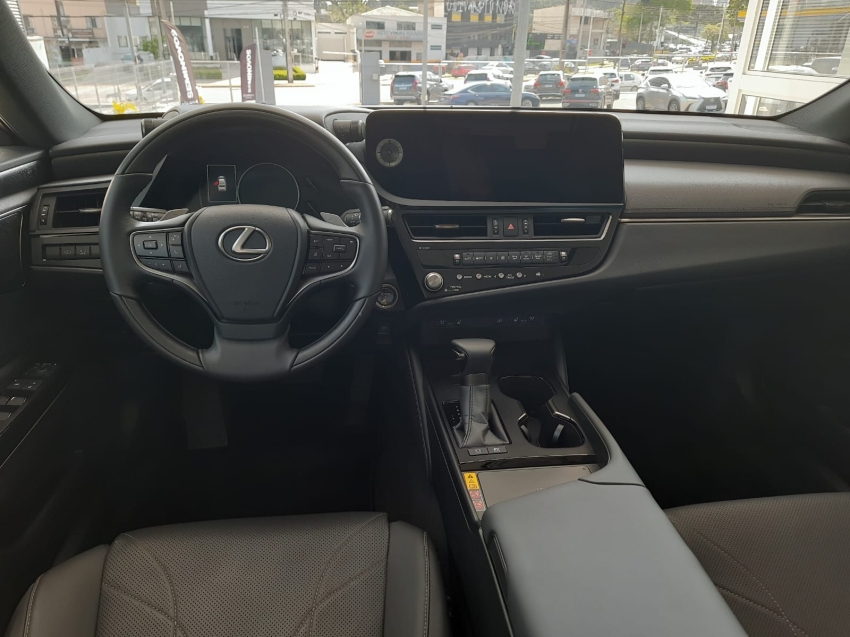 lexus es 300h 2.5 16v hibrido cvt 4p automatico 2025
