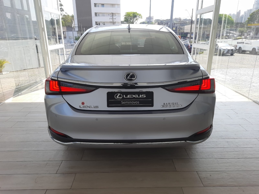lexus es 300h 2.5 16v hibrido cvt 4p automatico 2025