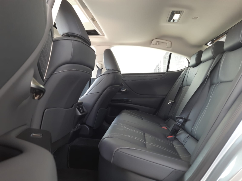 lexus es 300h 2.5 16v hibrido cvt 4p automatico 2025