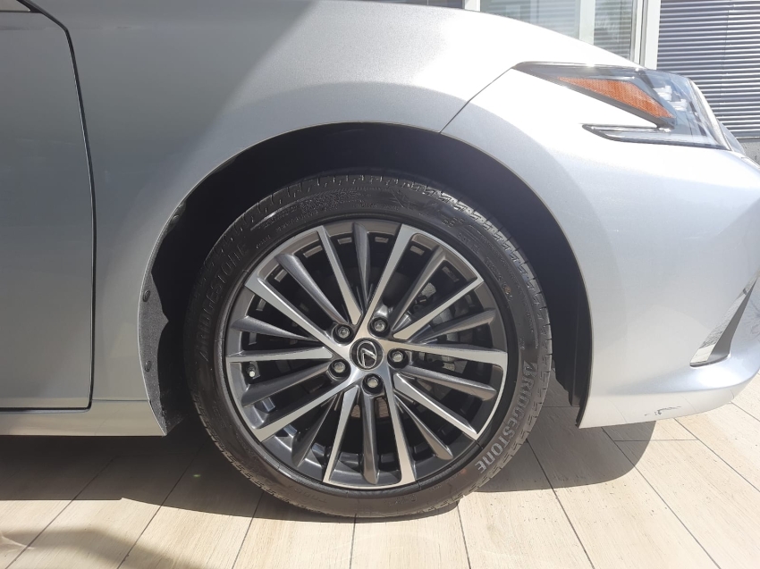 lexus es 300h 2.5 16v hibrido cvt 4p automatico 2025
