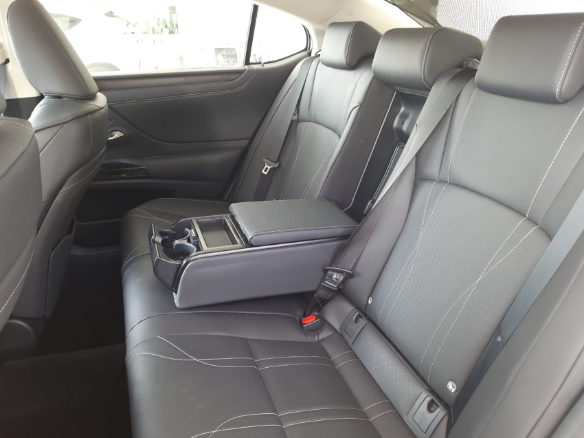 lexus es 300h 2.5 16v hibrido cvt 4p automatico 2025