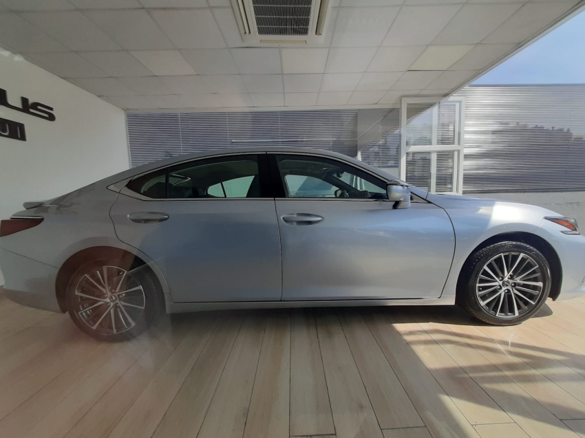 lexus es 300h 2.5 16v hibrido cvt 4p automatico 2025