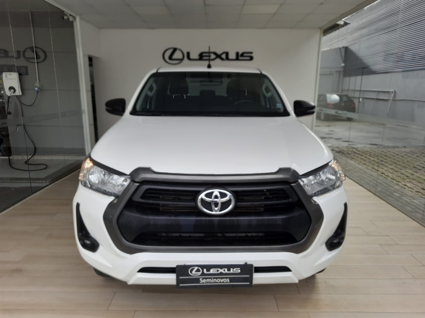 toyota hilux sr 4x4 2.8 tb at diesel automatico 2023/24