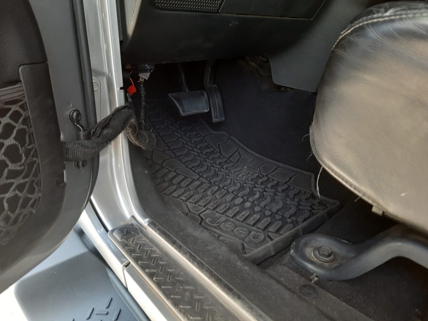 jeep wrangler 3.6 sport 4x4 v6 12v gasolina 2p automatico 4p 201520