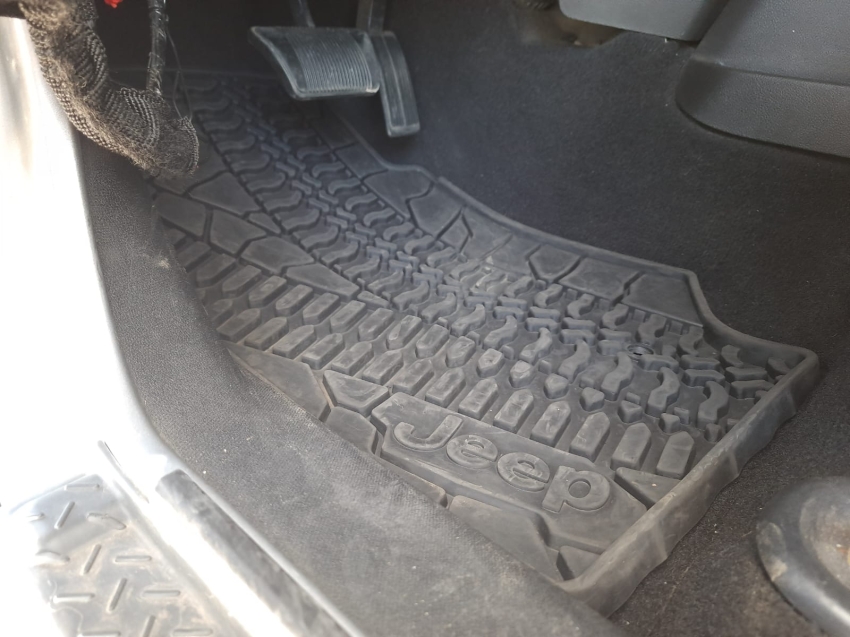 jeep wrangler 3.6 sport 4x4 v6 12v gasolina 2p automatico 4p 201521