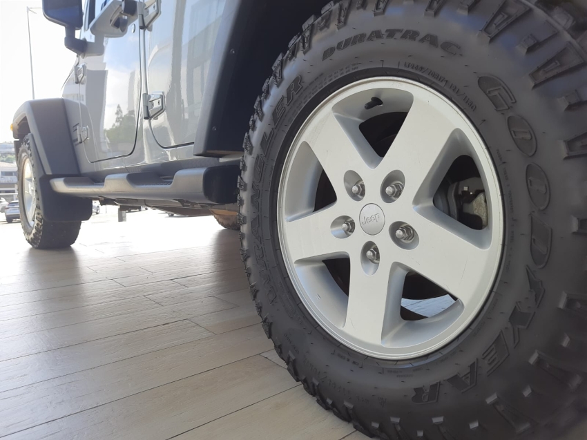 jeep wrangler 3.6 sport 4x4 v6 12v gasolina 2p automatico 4p 201531