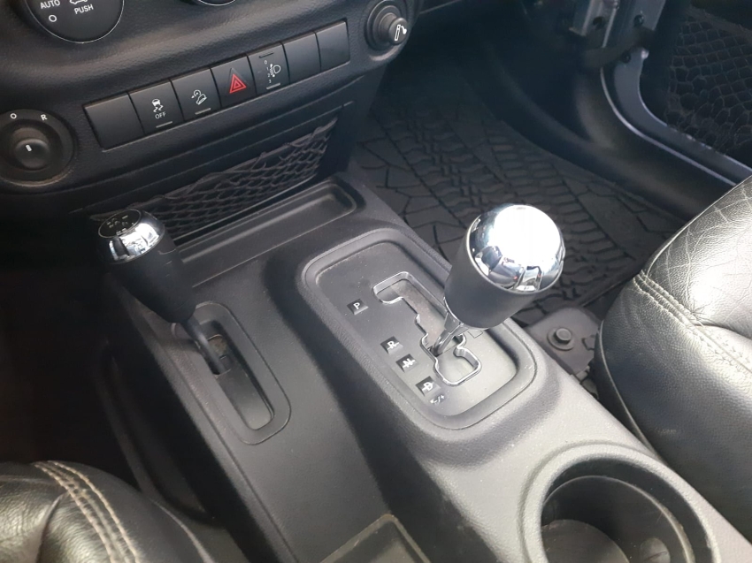 jeep wrangler 3.6 sport 4x4 v6 12v gasolina 2p automatico 4p 201523