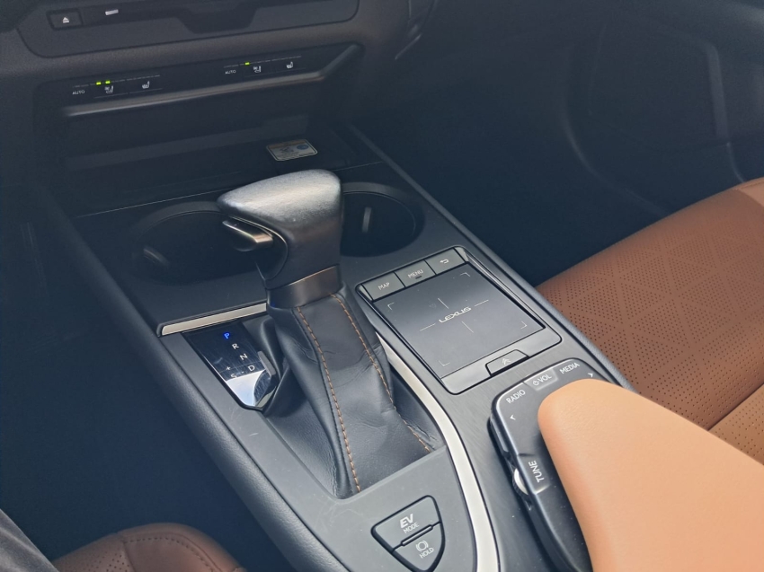 lexus ux 250h 2.0 vvt-i hybrid luxury cvt hibrido 4p automatico 202214