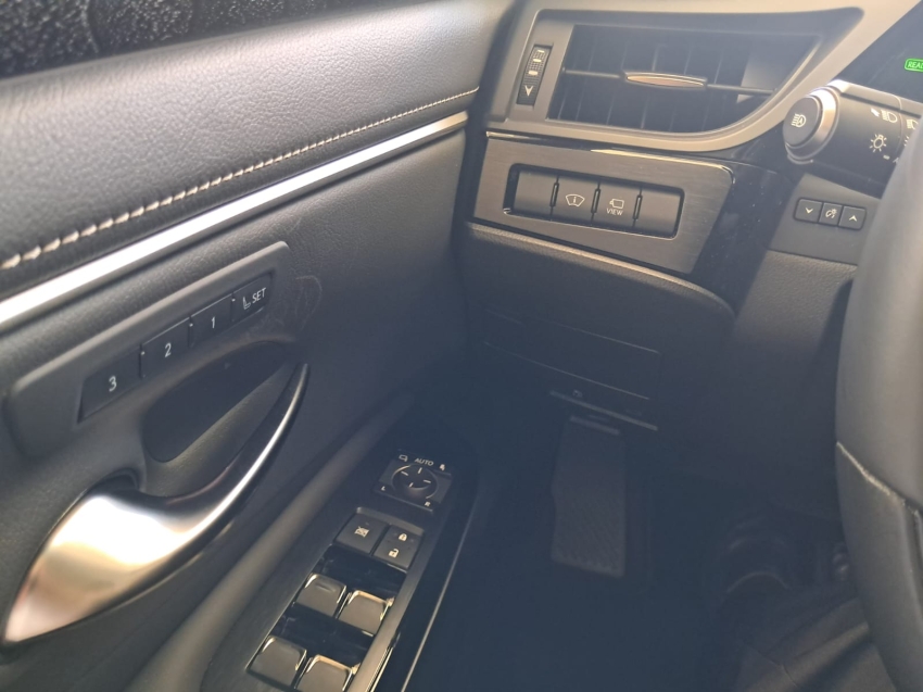 lexus es 300h 2.5 16v hibrido luxury cvt 4p automatico 202313